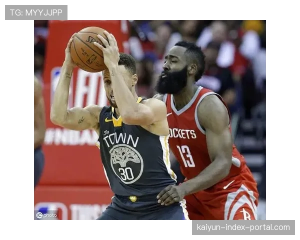 上线夹击持球人频率上升 考验后续轮转补位与沟通默契 上线夹击持球人频率上升 考验后续轮转补位与沟通默契